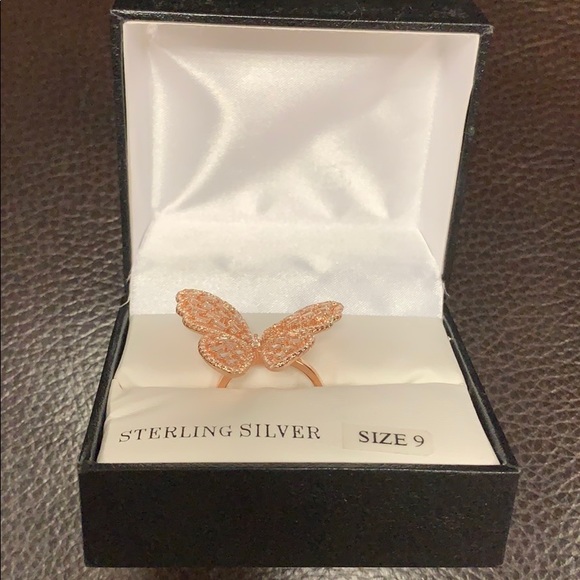 Ring - Picture 2 of 3